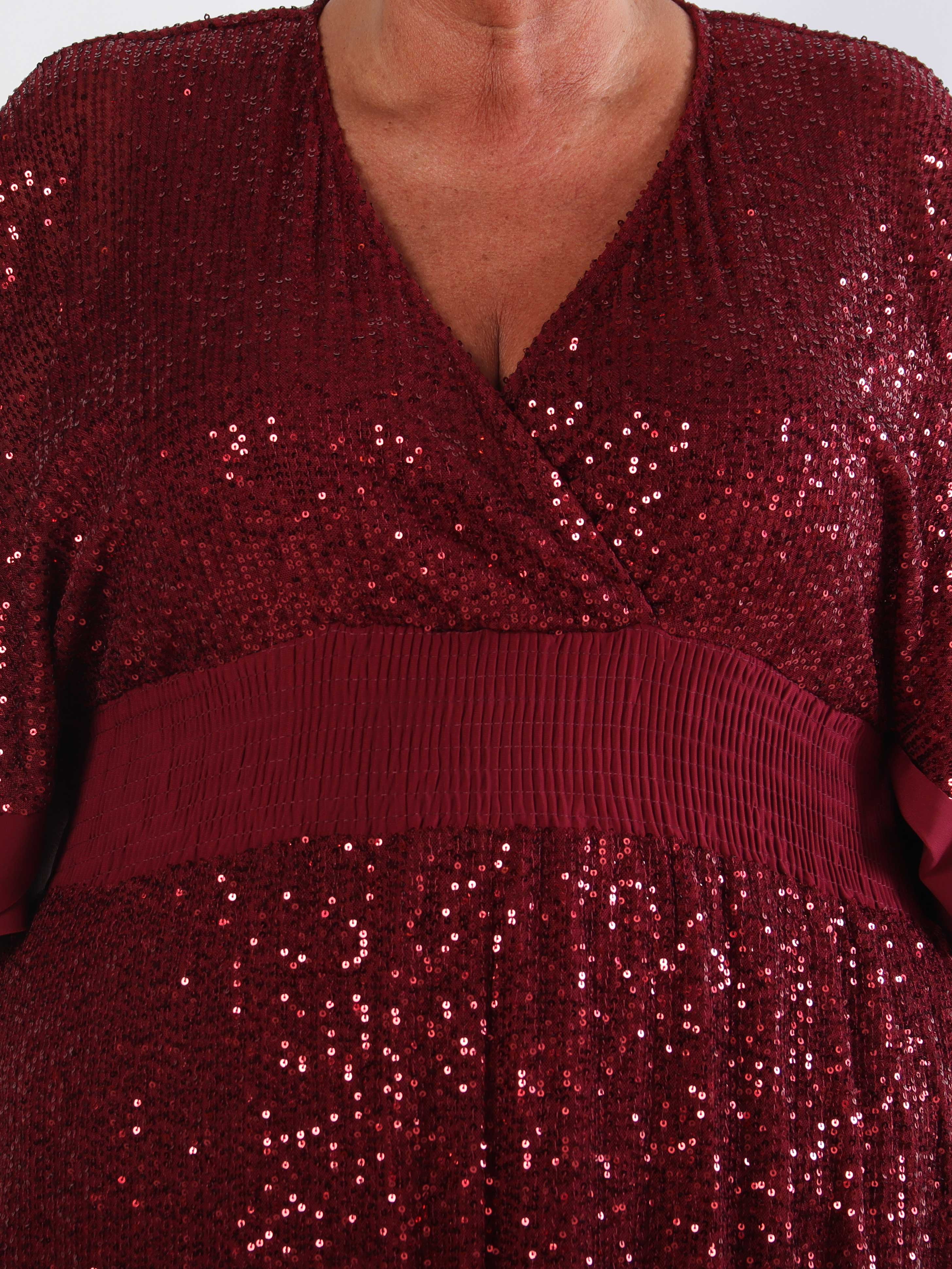 Pamela Glitter - Lång paljettklänning i plusstorlek med volanger och smock